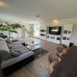 Ferienhaus Platz Für Ganze Familie - Mit Großem Grundstück, Leipzig